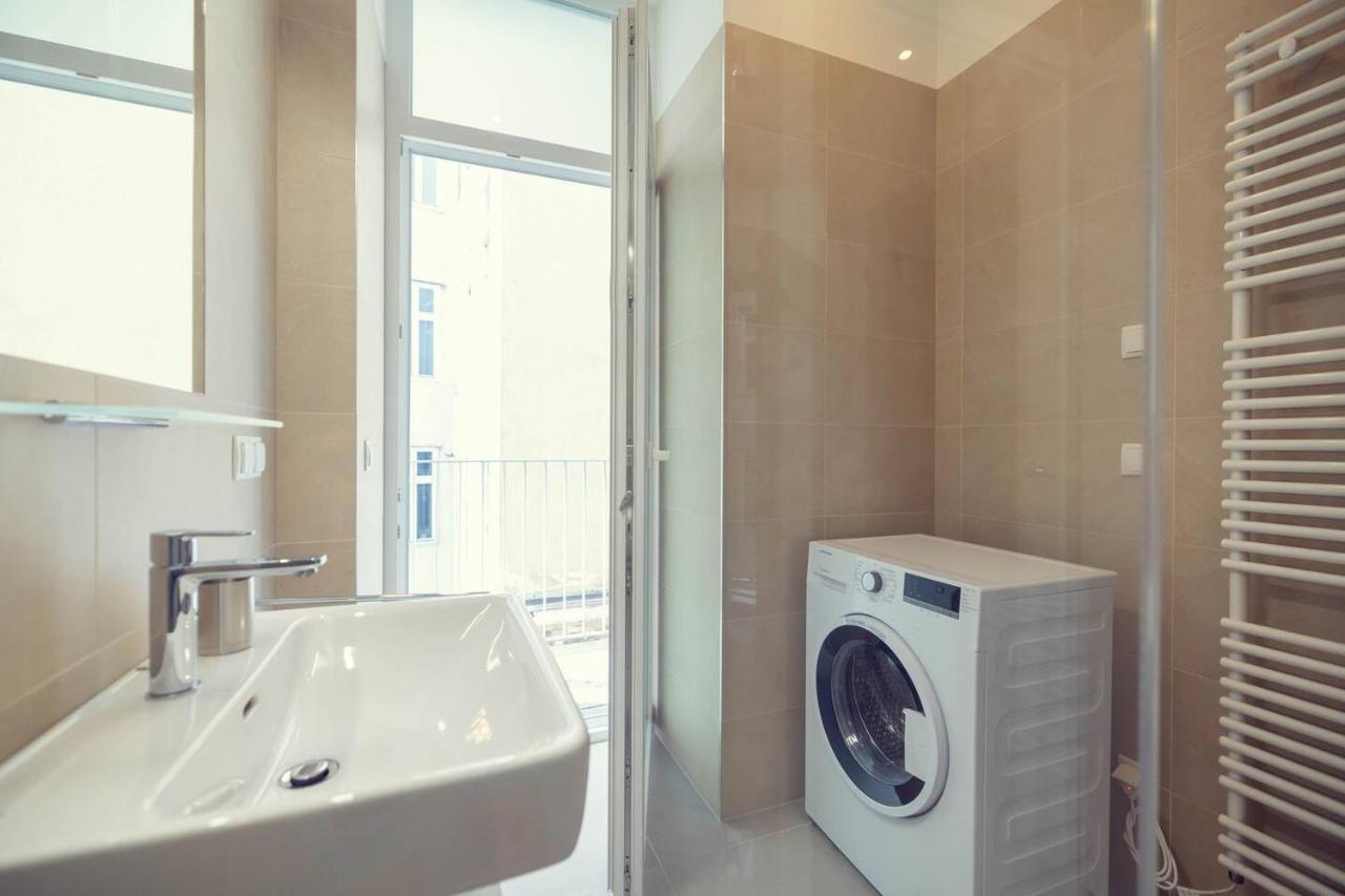 The 77 Erna Apartament *